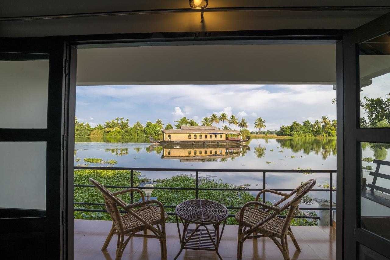 Warmth Lake Haven Alappuzha Ngoại thất bức ảnh