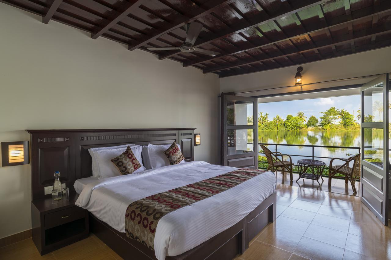 Warmth Lake Haven Alappuzha Ngoại thất bức ảnh