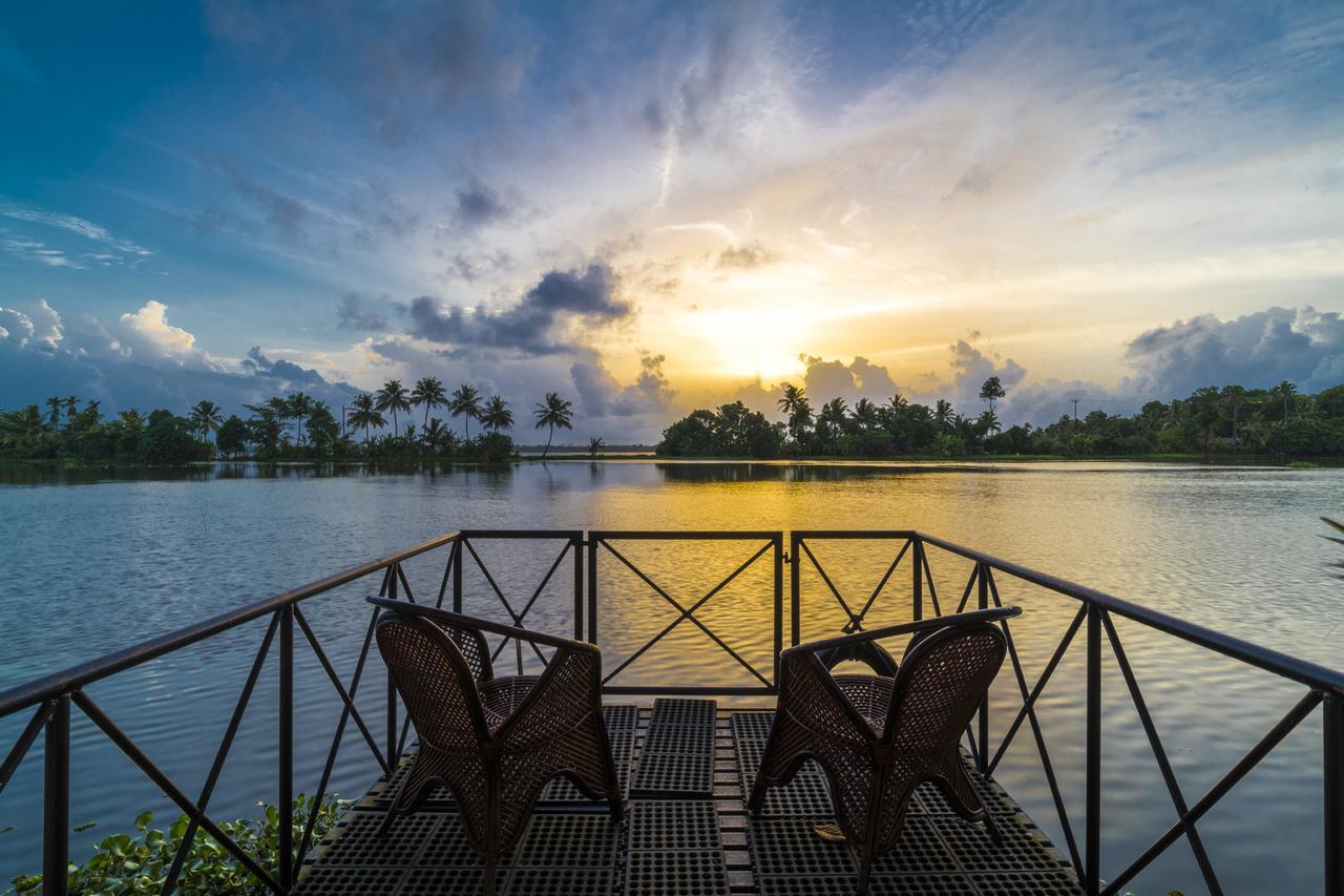 Warmth Lake Haven Alappuzha Ngoại thất bức ảnh