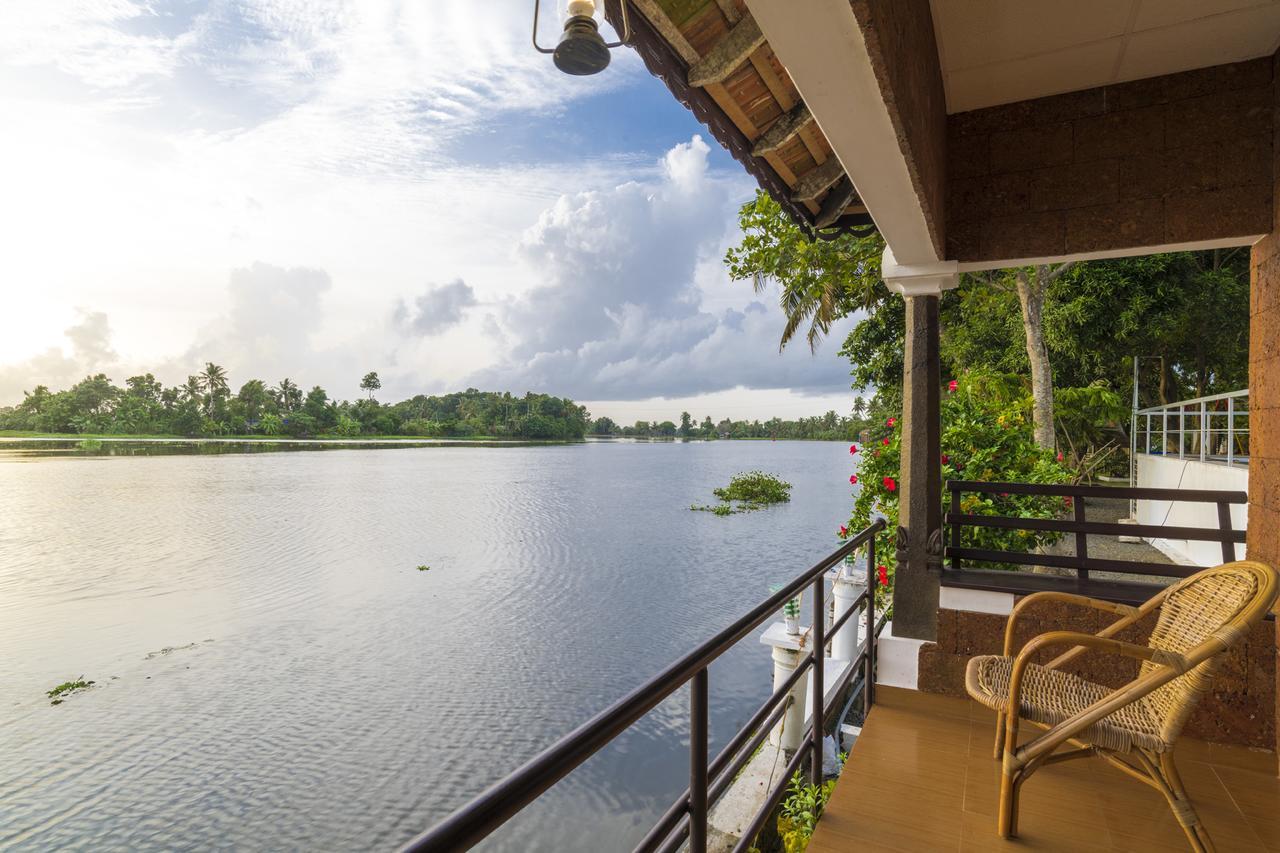 Warmth Lake Haven Alappuzha Ngoại thất bức ảnh