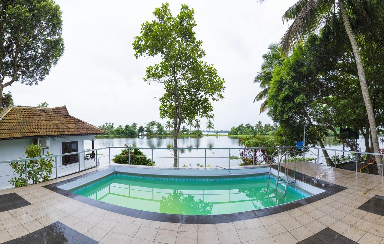 Warmth Lake Haven Alappuzha Ngoại thất bức ảnh