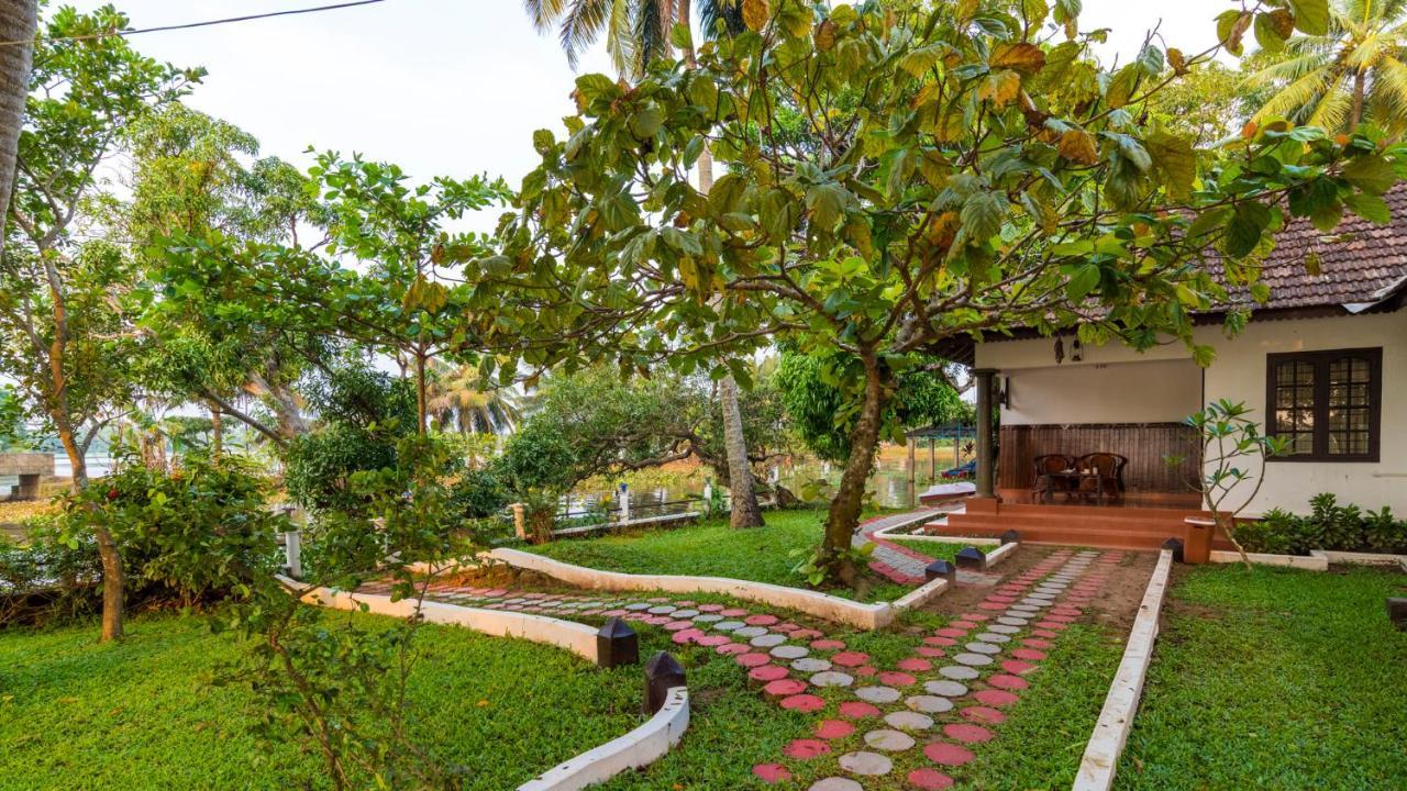 Warmth Lake Haven Alappuzha Ngoại thất bức ảnh