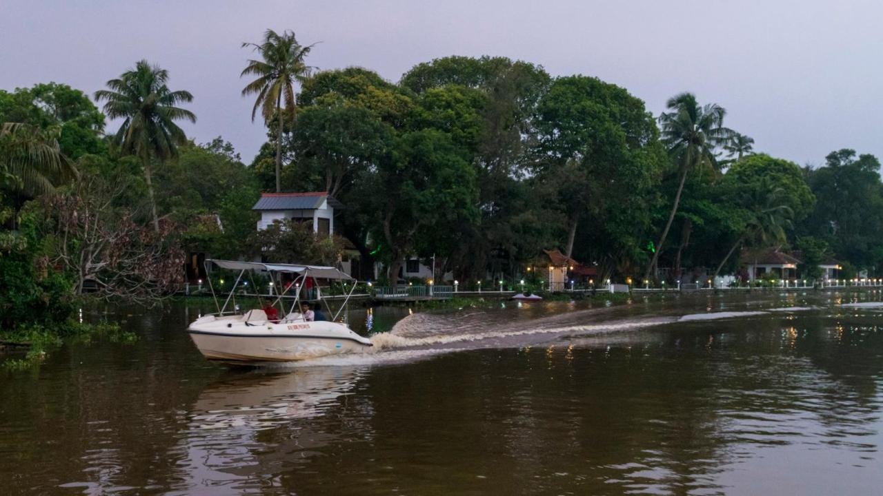 Warmth Lake Haven Alappuzha Ngoại thất bức ảnh