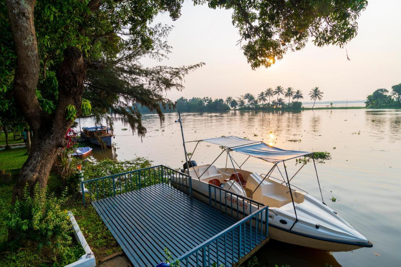 Warmth Lake Haven Alappuzha Ngoại thất bức ảnh