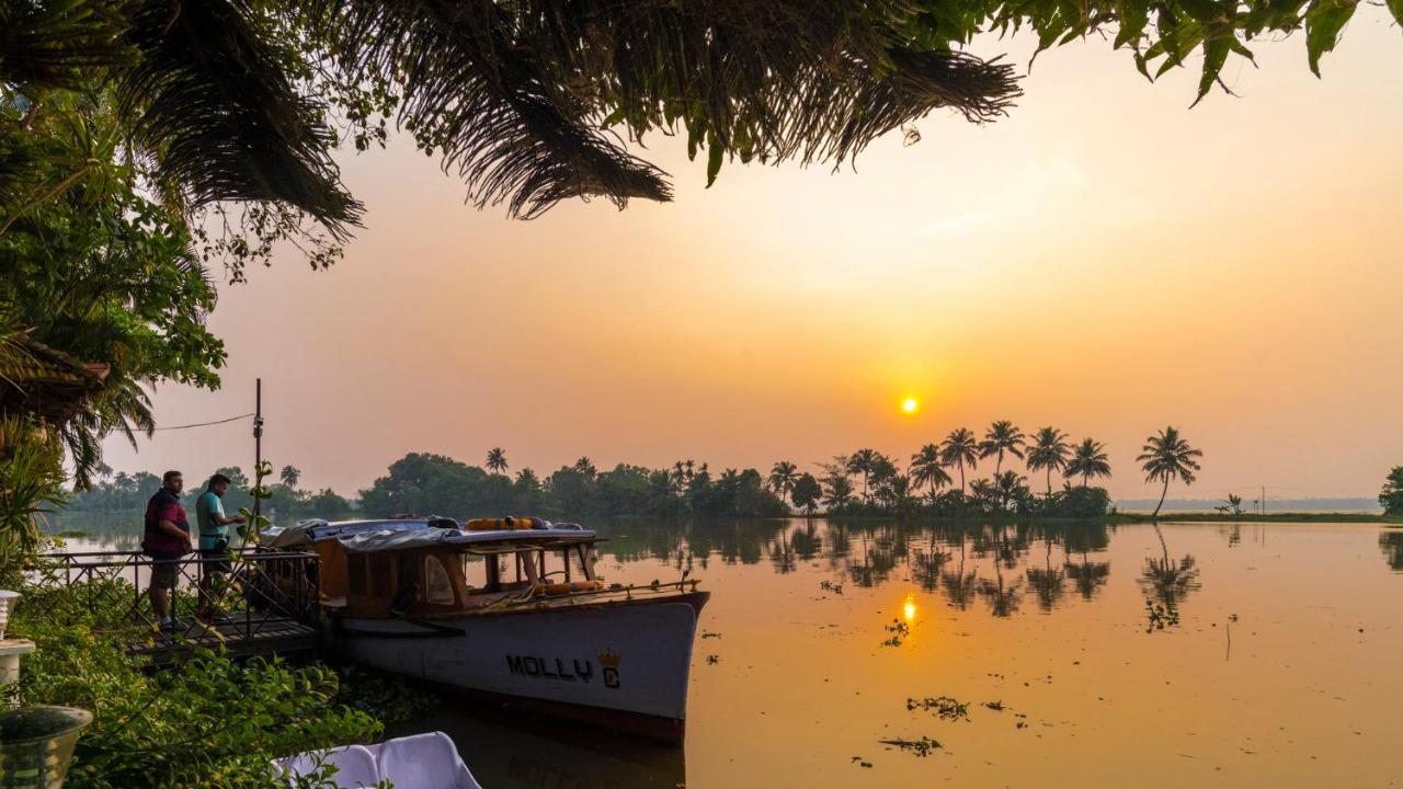 Warmth Lake Haven Alappuzha Ngoại thất bức ảnh