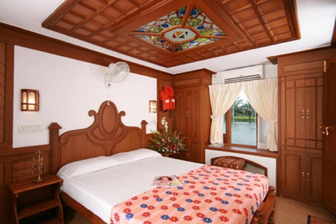 Warmth Lake Haven Alappuzha Ngoại thất bức ảnh